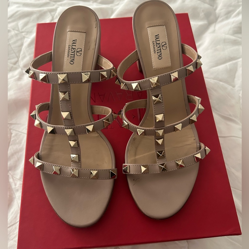Valentino Garavani 
Rockstud Slide Sandal